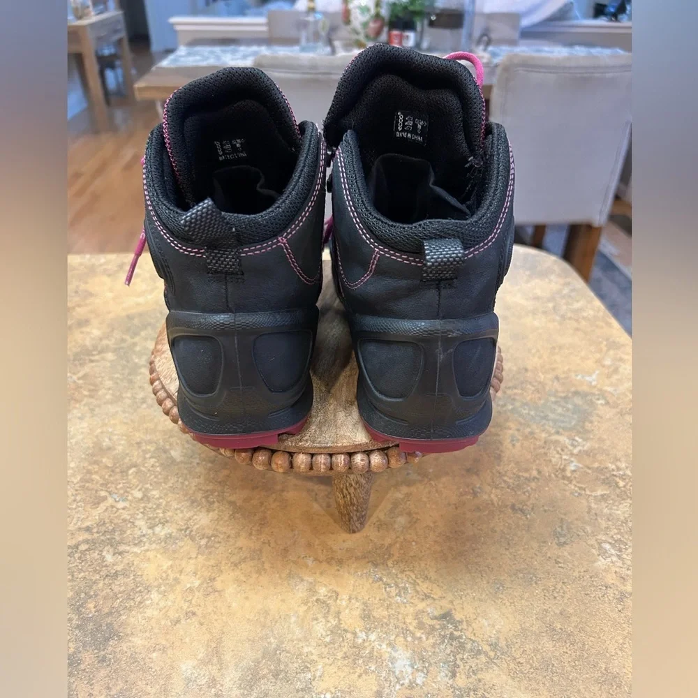 ECCO Women's Biom Gore-Tex Terrain Hiking Boots - Picture 8 of 12